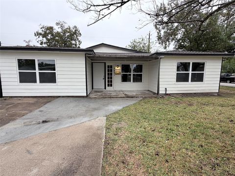 Photo of 5451 Oriole Street, Houston, TX 77017 (MLS # 68995224)
