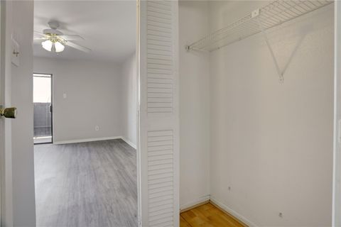 Tiny photo for 3015 Walnut Bend Lane #35, Houston, TX 77042 (MLS # 38268430)