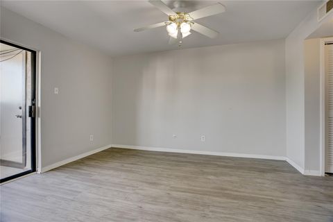 Tiny photo for 3015 Walnut Bend Lane #35, Houston, TX 77042 (MLS # 38268430)