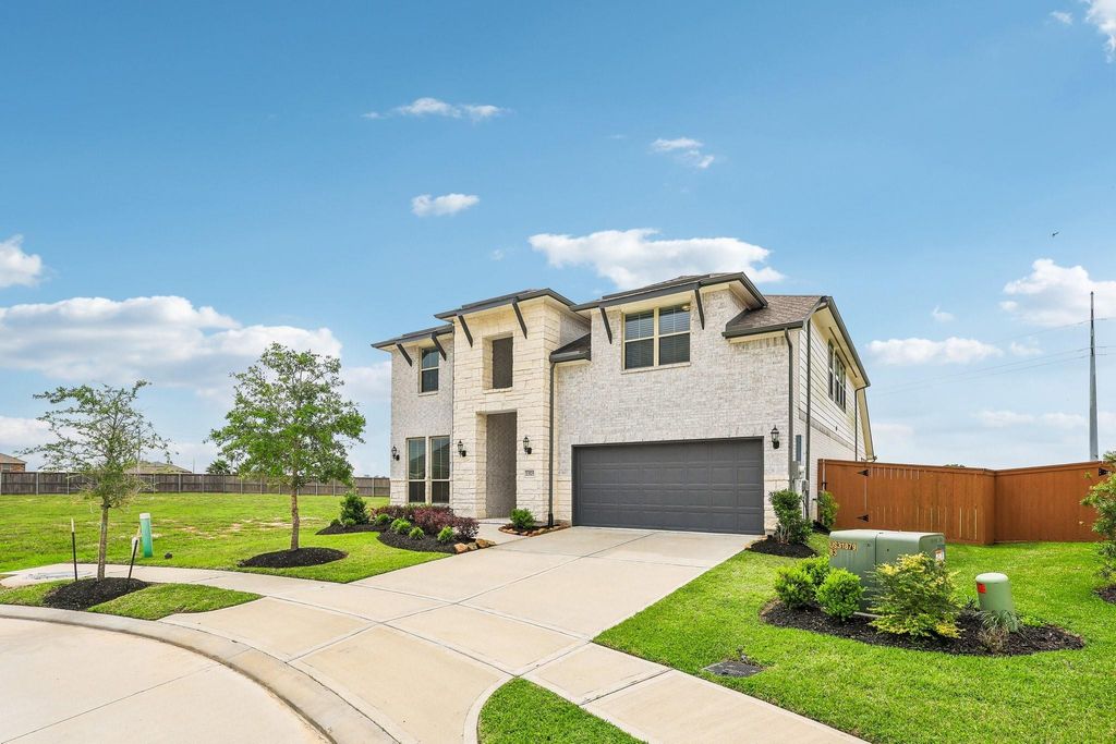 Photo of 13525 Seneca Lake Drive, Texas City, TX 77568 (MLS # 28619799)