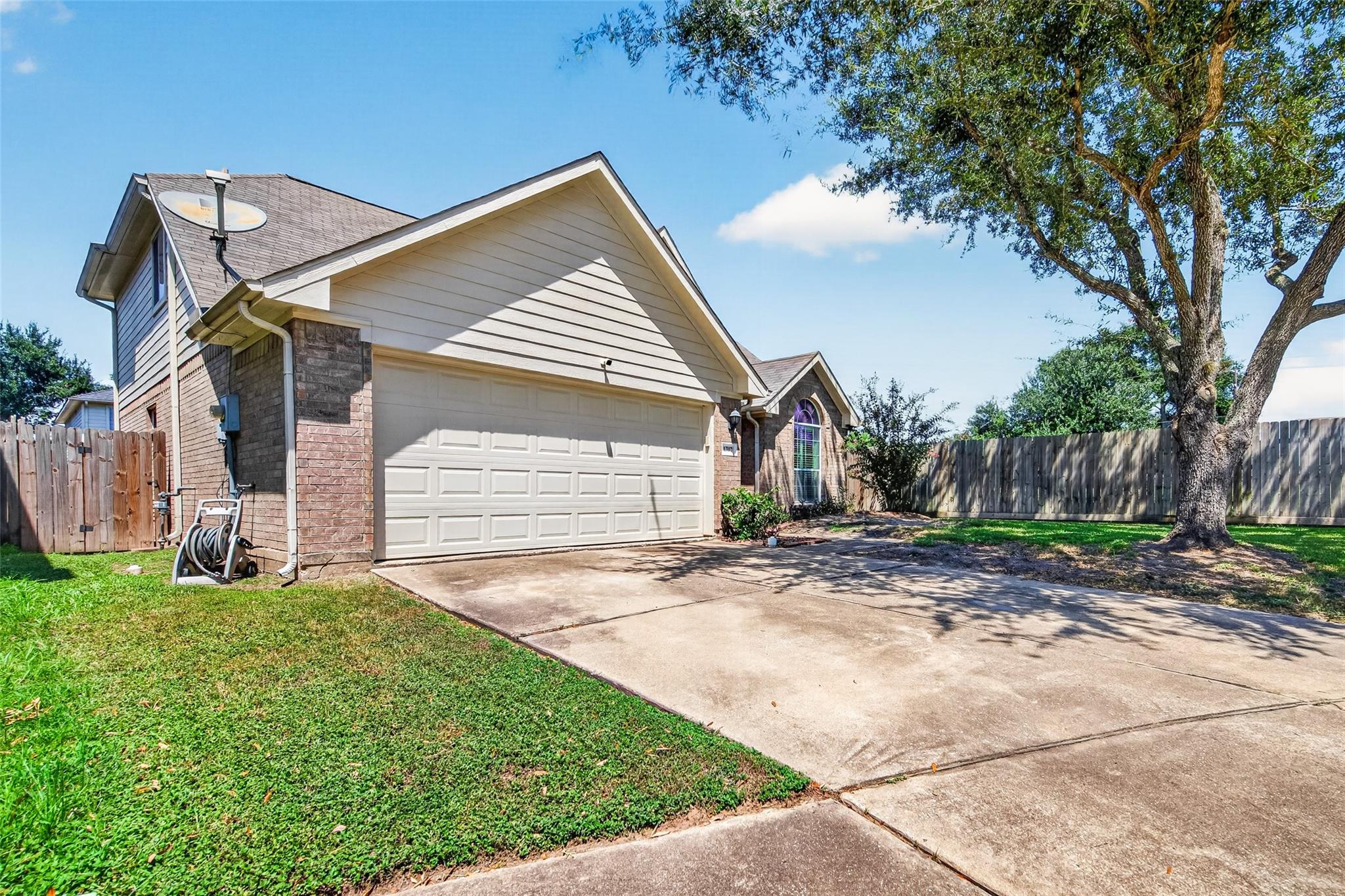 1302 E April Rain Court