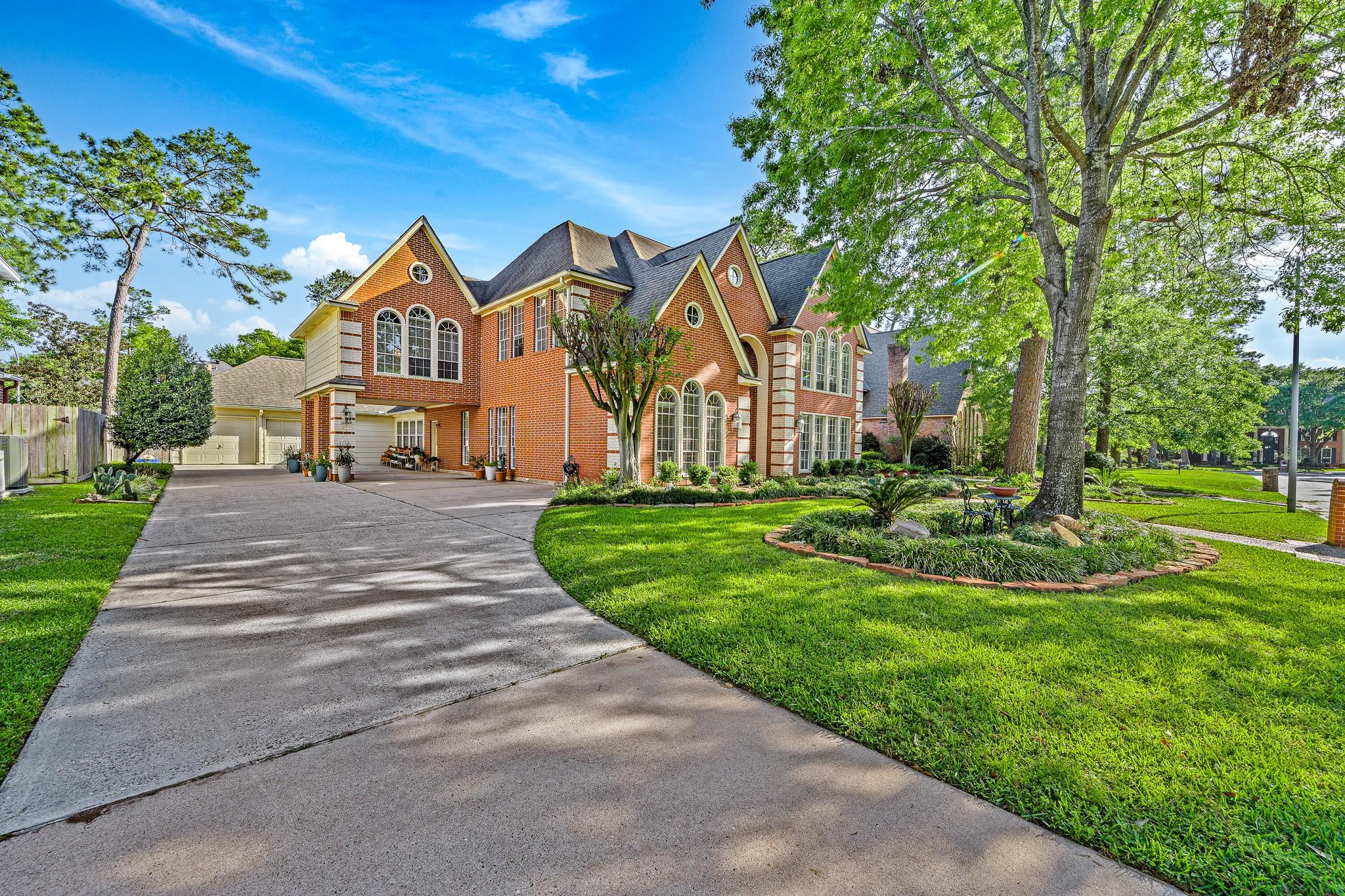 5415 Autumn Breeze Court