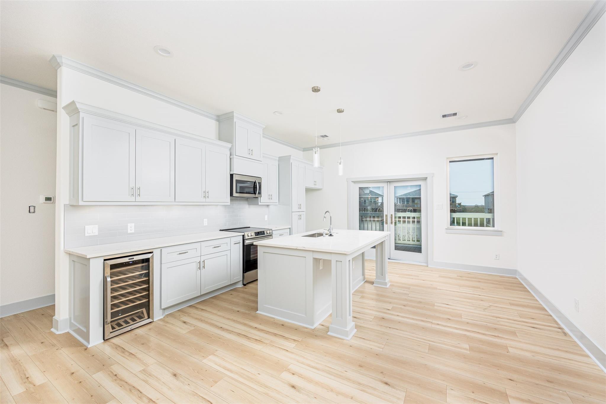 3261 Pirates Cove