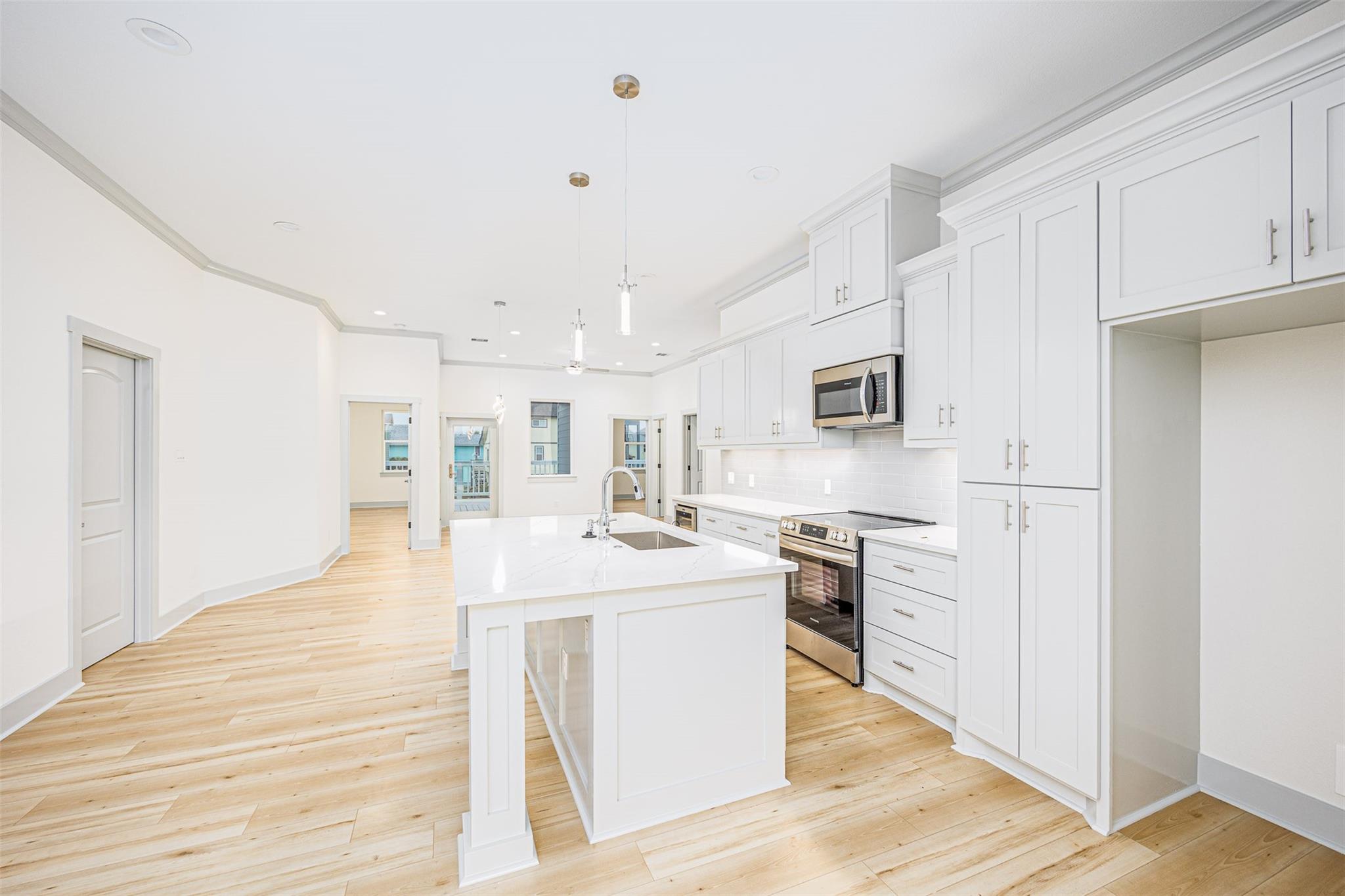3261 Pirates Cove