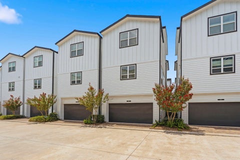 Photo of 1047 Timbergrove Yards Lane, Houston, TX 77008 (MLS # 9624077)