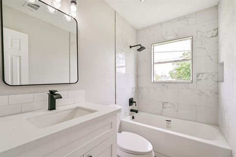 Tiny photo for 5007 Northridge Drive, Houston, TX 77033 (MLS # 85071944)