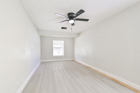 Tiny photo for 5007 Northridge Drive, Houston, TX 77033 (MLS # 85071944)