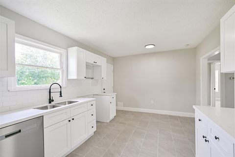 Tiny photo for 5007 Northridge Drive, Houston, TX 77033 (MLS # 85071944)