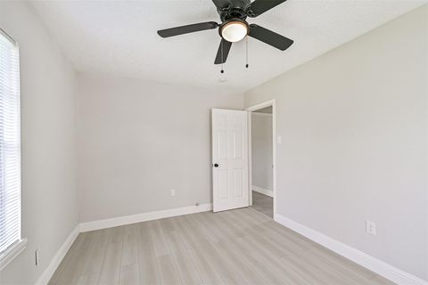 Tiny photo for 5007 Northridge Drive, Houston, TX 77033 (MLS # 85071944)