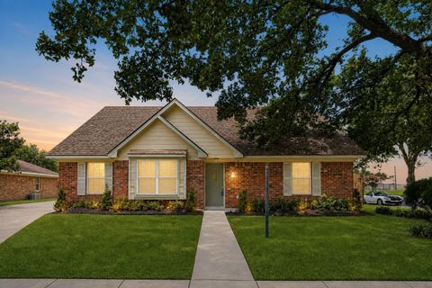 Photo of 539 Belwin Drive, Katy, TX 77450 (MLS # 58234274)