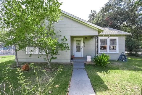Photo of 302 Damon Street, Richmond, TX 77406 (MLS # 54493859) Photo of 302 Damon Street, Richmond, TX 77406 (MLS # 54493859)