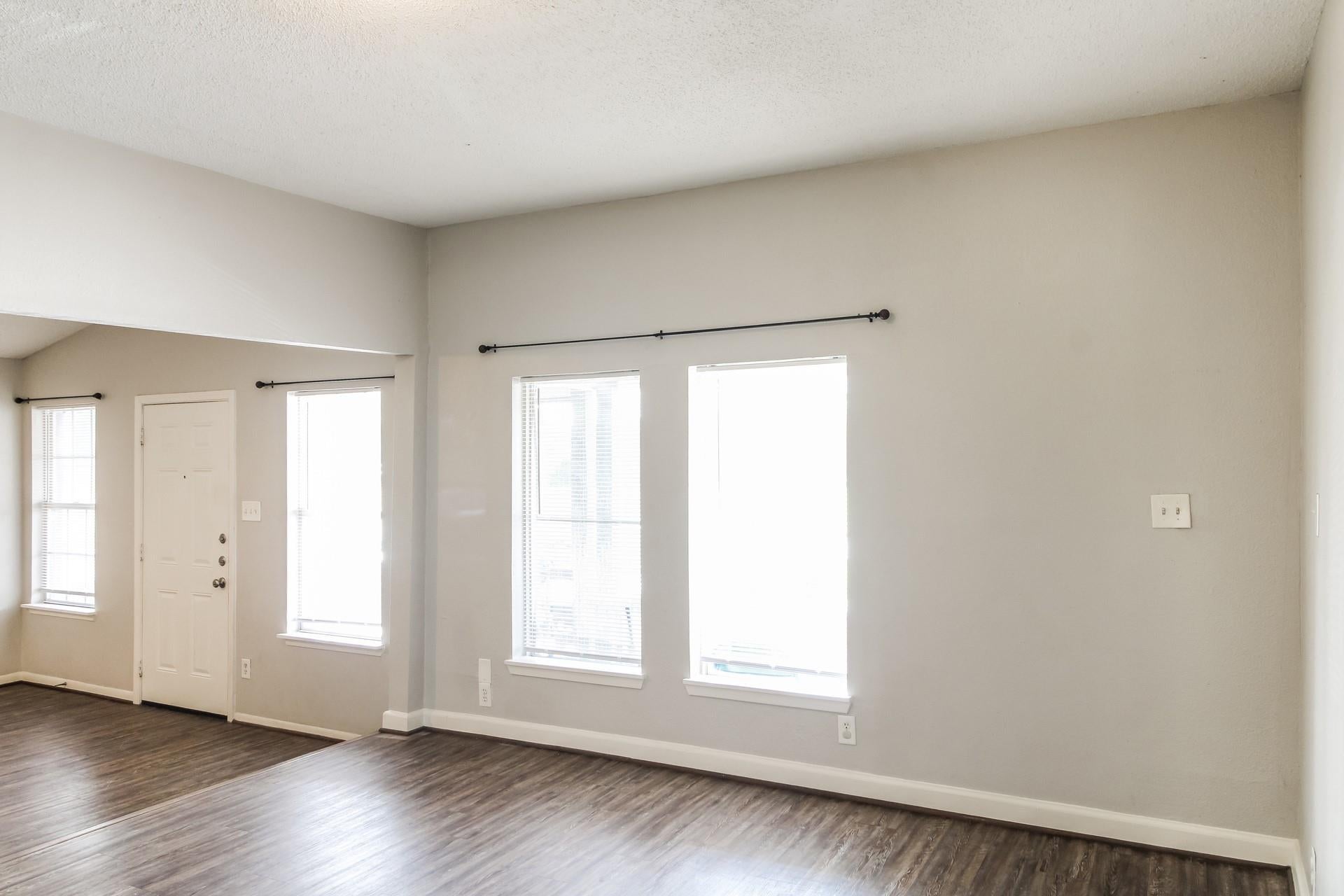 3011 Main Street 3015