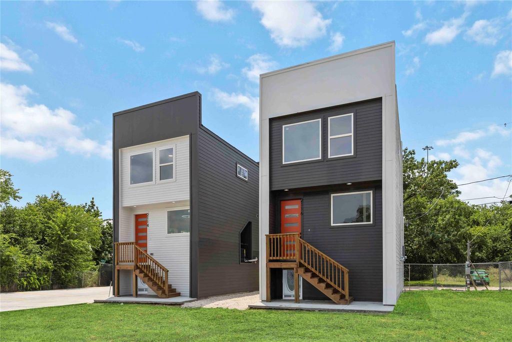 Photo of 2110 Des Chaumes Street, Houston, TX 77026 (MLS # 82837689)