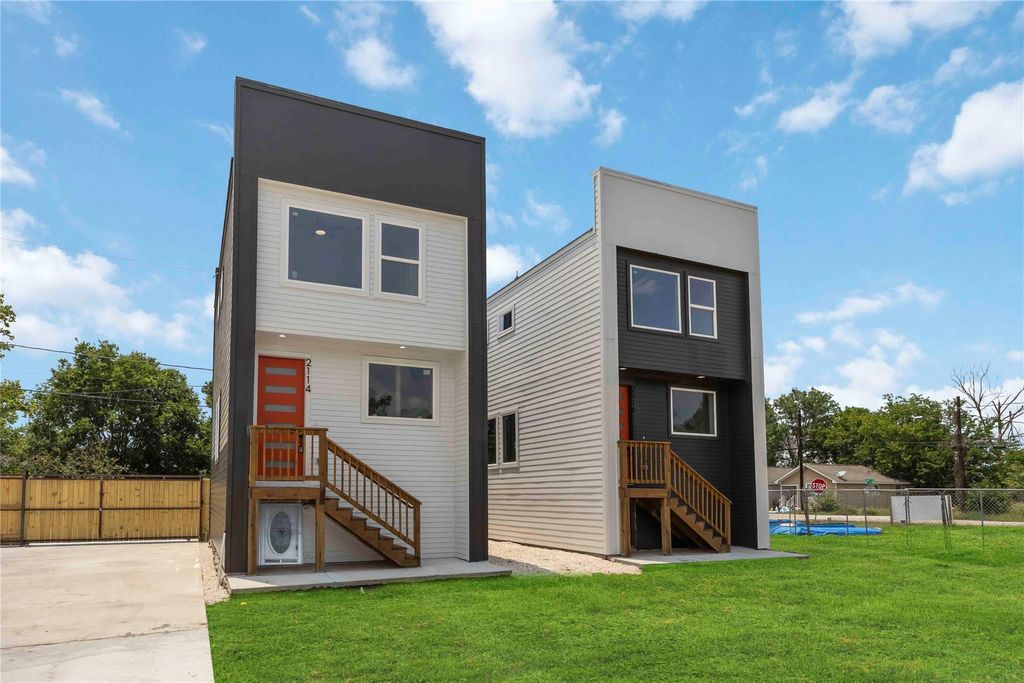 Photo of 2110 Des Chaumes Street, Houston, TX 77026 (MLS # 82837689)