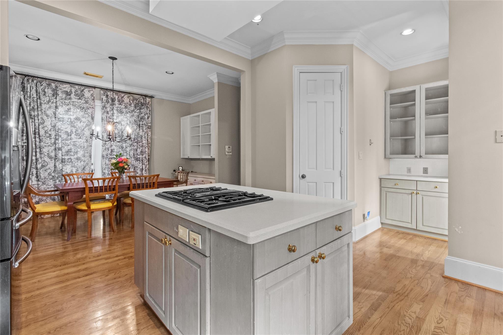 2515 N Macgregor Way