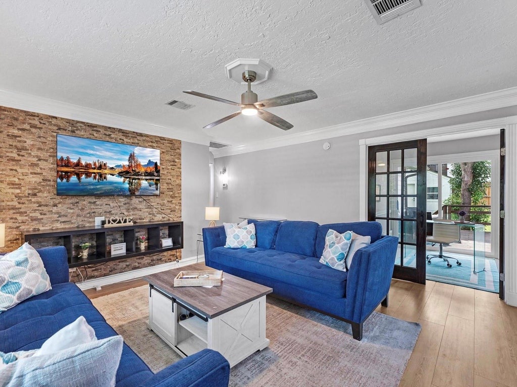 Photo of 1207 Archer Street, Houston, TX 77009 (MLS # 56052055)