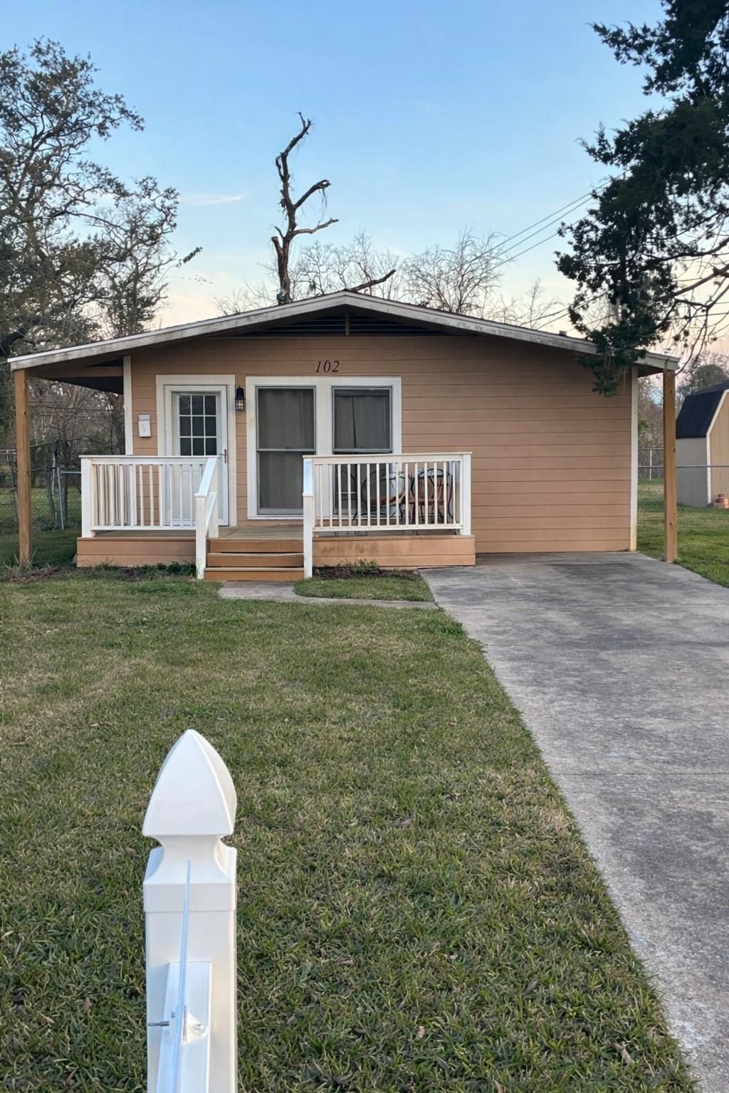 Photo of 102 Magnolia Street, Lake Jackson, TX 77566 (MLS # 24234596)