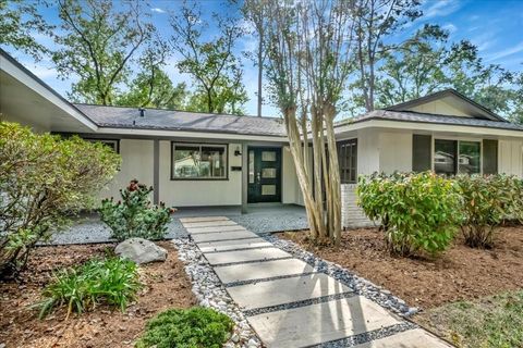 Photo of 1614 Wavecrest Lane, Houston, TX 77062 (MLS # 82076527)