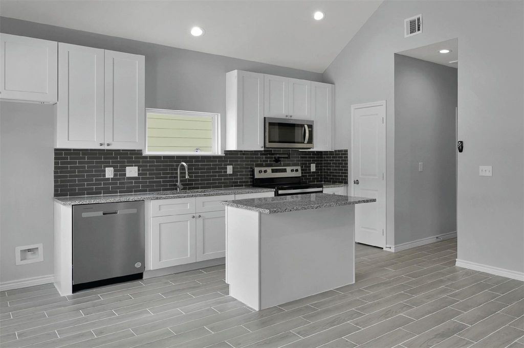 Photo of 16902 W Alderson, Montgomery, TX 77316 (MLS # 28845278)