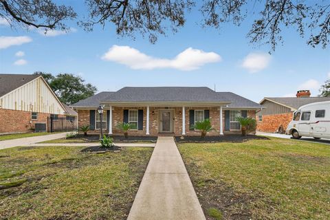 1319 Saxony Lane Houston TX 77058