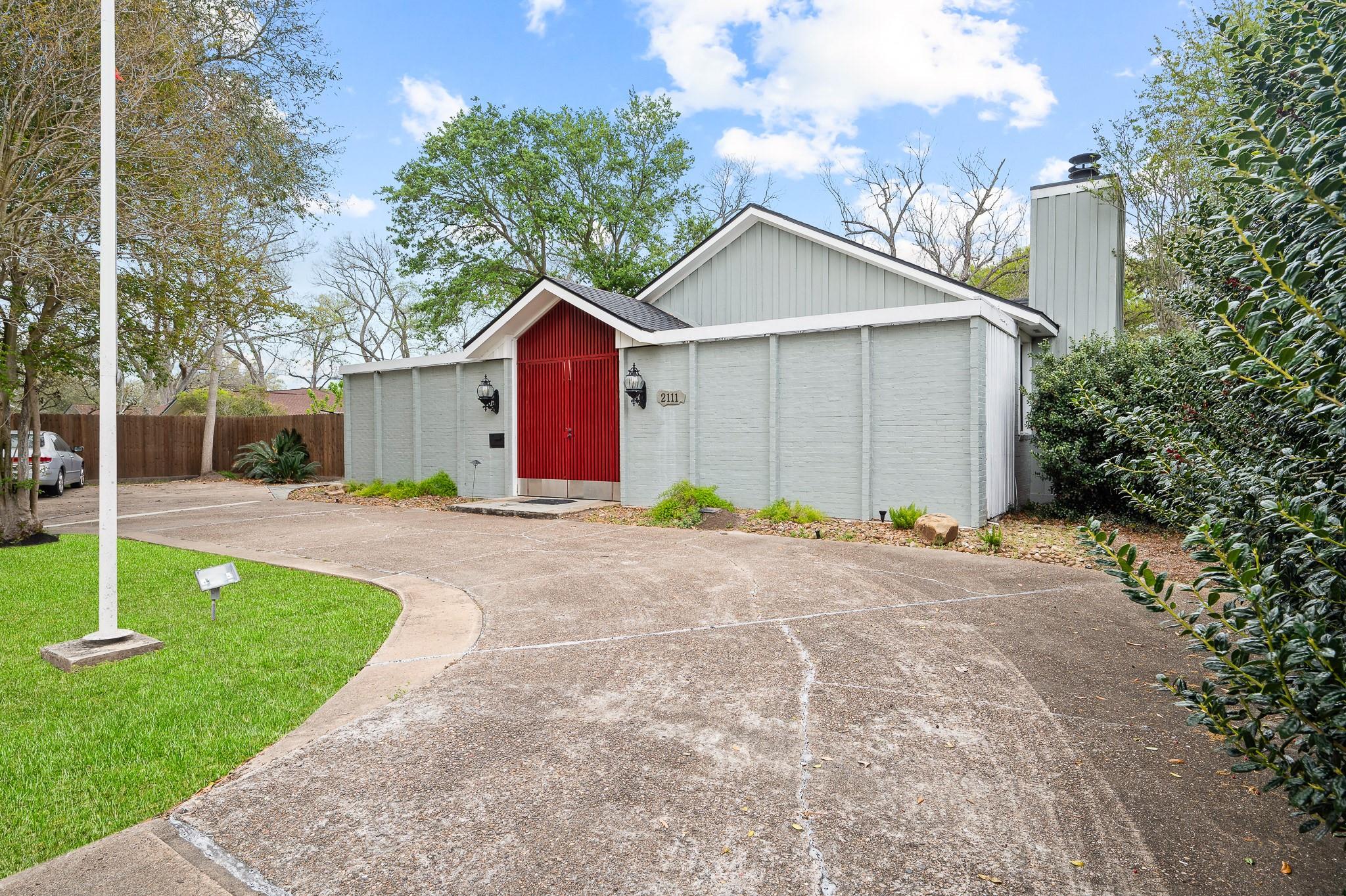 2111 N Galveston Avenue