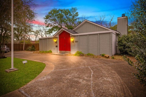 Photo of 2111 N Galveston Avenue, Pearland, TX 77581 (MLS # 50499554)