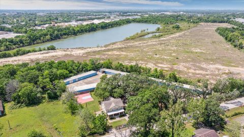 Photo of 5530 Allen Genoa Road, Houston, TX 77034 (MLS # 76616258)