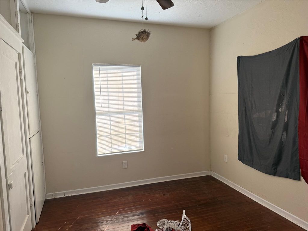 Photo of 185 Woodvale Street, Houston, TX 77012 (MLS # 16202051)