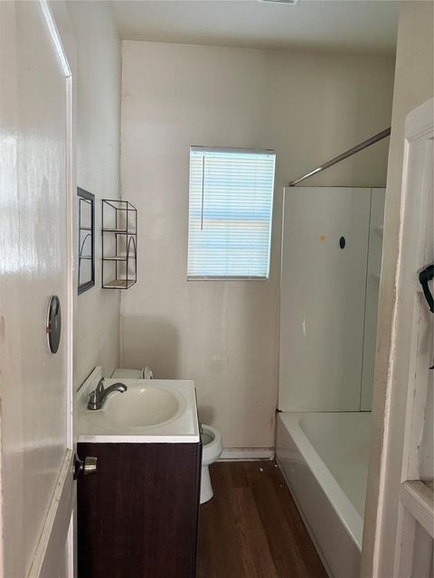 Tiny photo for 185 Woodvale Street, Houston, TX 77012 (MLS # 16202051)