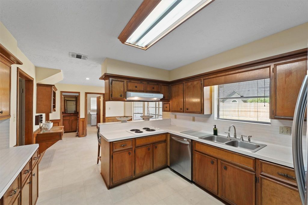 Photo of 19907 Sweetgum Forest Drive, Humble, TX 77346 (MLS # 90981949)