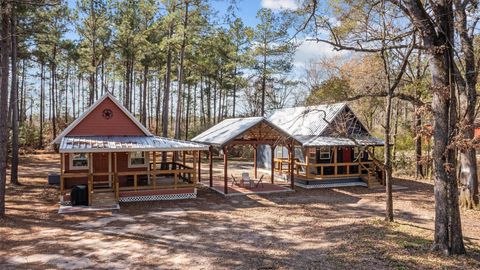 Photo of 4785 S Us Highway 287, Crockett, TX 75835 (MLS # 39189662)