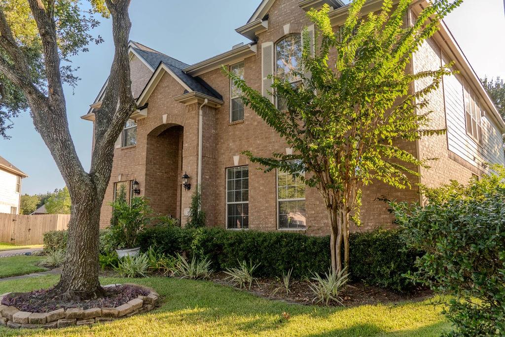 2010 Mountain Creek Street E
