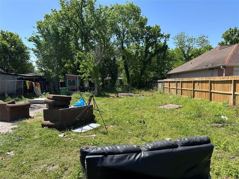 Photo of 3916 Galesburg Street, Houston, TX 77051 (MLS # 49821003)