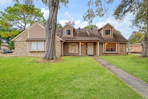 Photo of 1403 Neptune Lane, Houston, TX 77062 (MLS # 95114135)