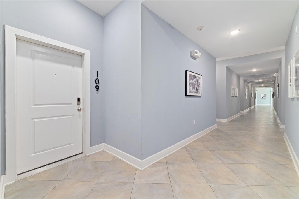 Photo of 1011 Studemont Street #109, Houston, TX 77007 (MLS # 76336951)