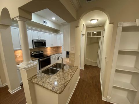 Photo of 1901 Post Oak Park Drive #4202, Houston, TX 77027 (MLS # 33534053) Photo of 1901 Post Oak Park Drive #4202, Houston, TX 77027 (MLS # 33534053)