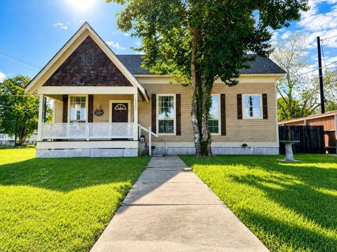 Photo of 322 N Resident St, Wharton, TX 77488 (MLS # 51724680)