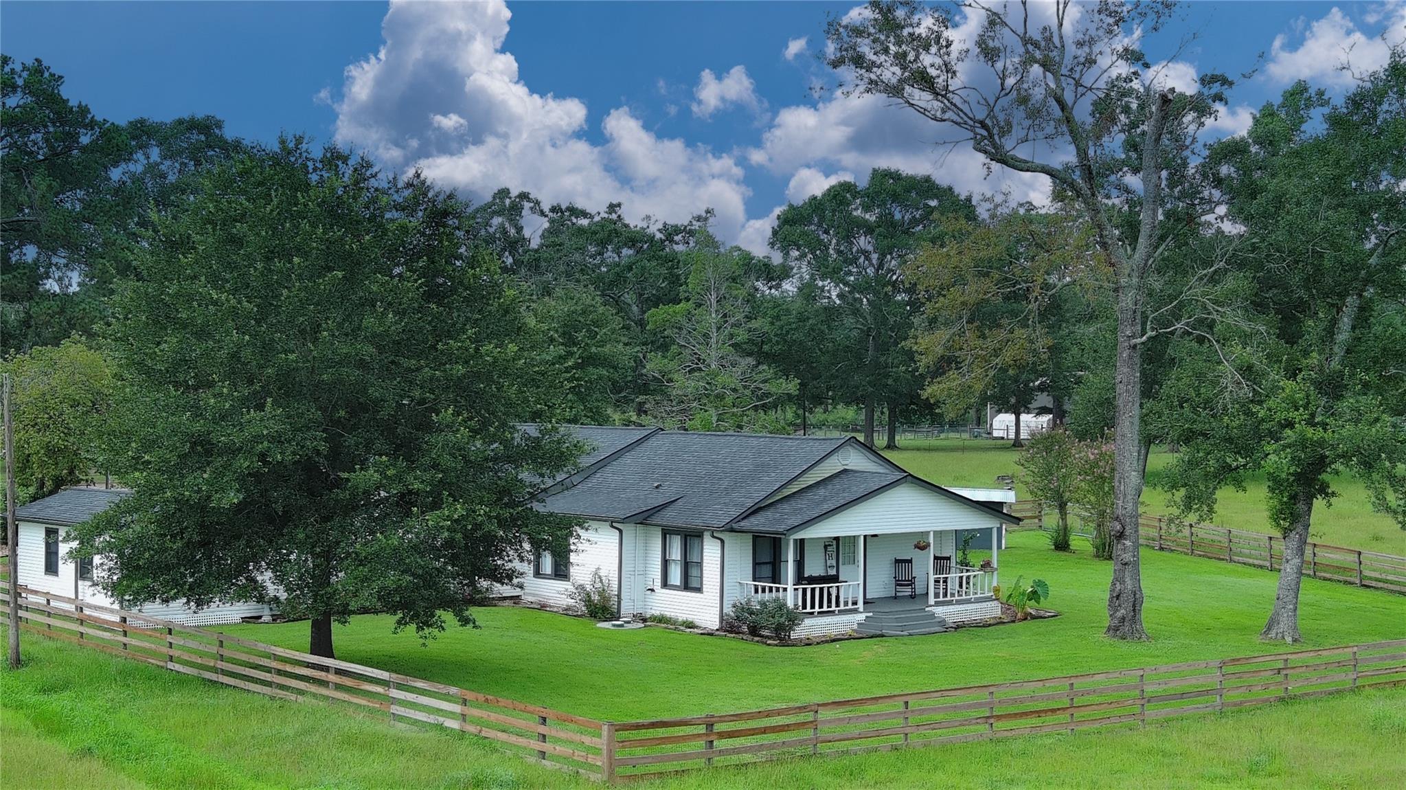 100 E Hill Ranch Lane