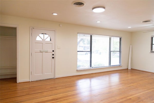 4114 LEMAC DR, HOUSTON, TX 77025 - Image 2516b55012e85cabca231adc17320b4e/2470753012