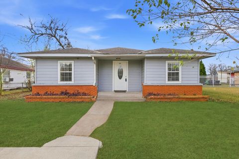 2411 Leffingwell Street Houston TX 77026