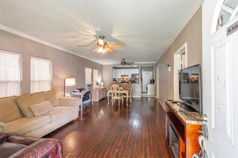 Photo of 909 Virginia Street, South Houston, TX 77587 (MLS # 4176128)