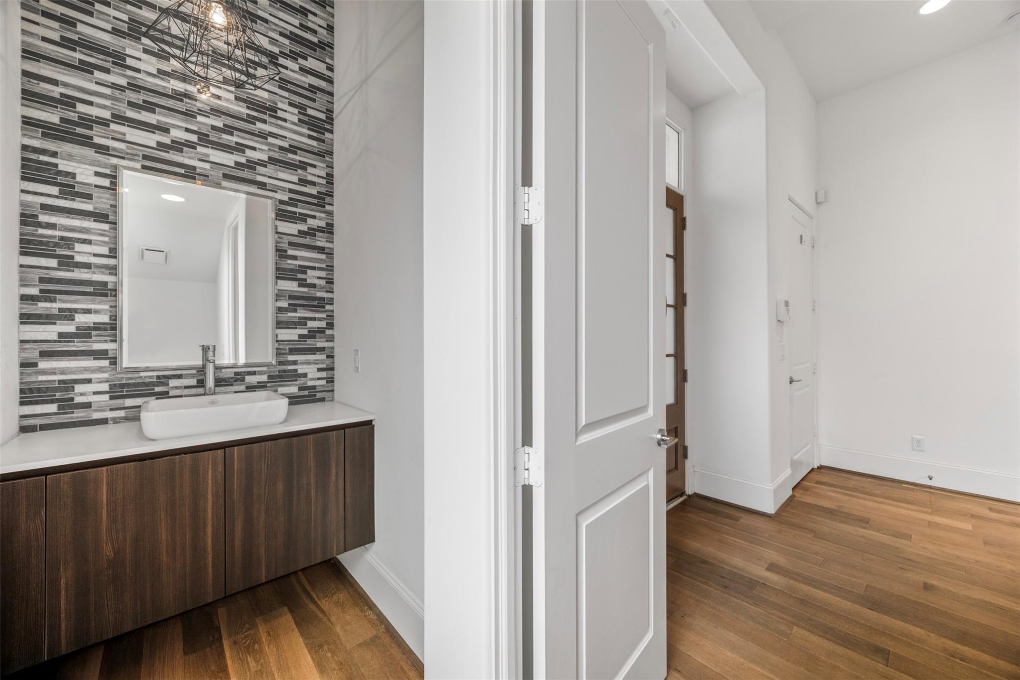 Houston, Texas 77043, United States, 4 Bedrooms Bedrooms, ,5 BathroomsBathrooms,Residential,Active,254383