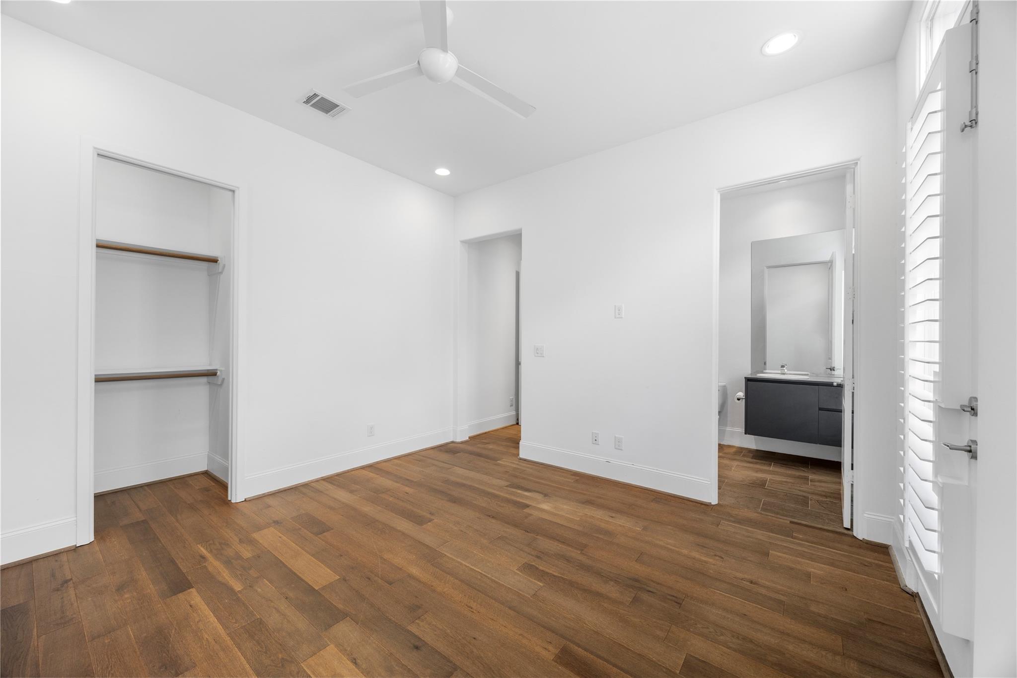 Houston, Texas 77043, United States, 4 Bedrooms Bedrooms, ,5 BathroomsBathrooms,Residential,Active,254383