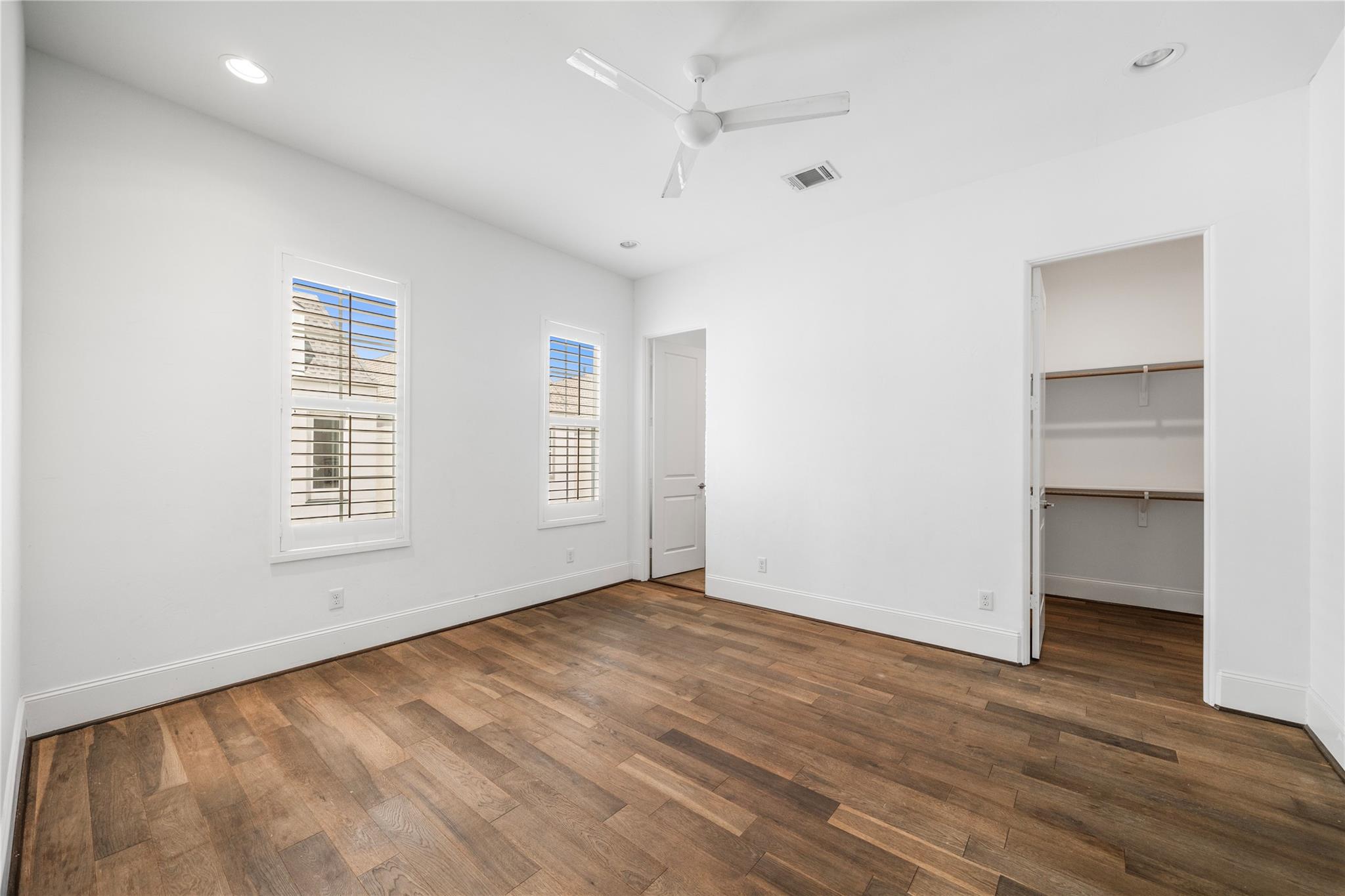 Houston, Texas 77043, United States, 4 Bedrooms Bedrooms, ,5 BathroomsBathrooms,Residential,Active,254383