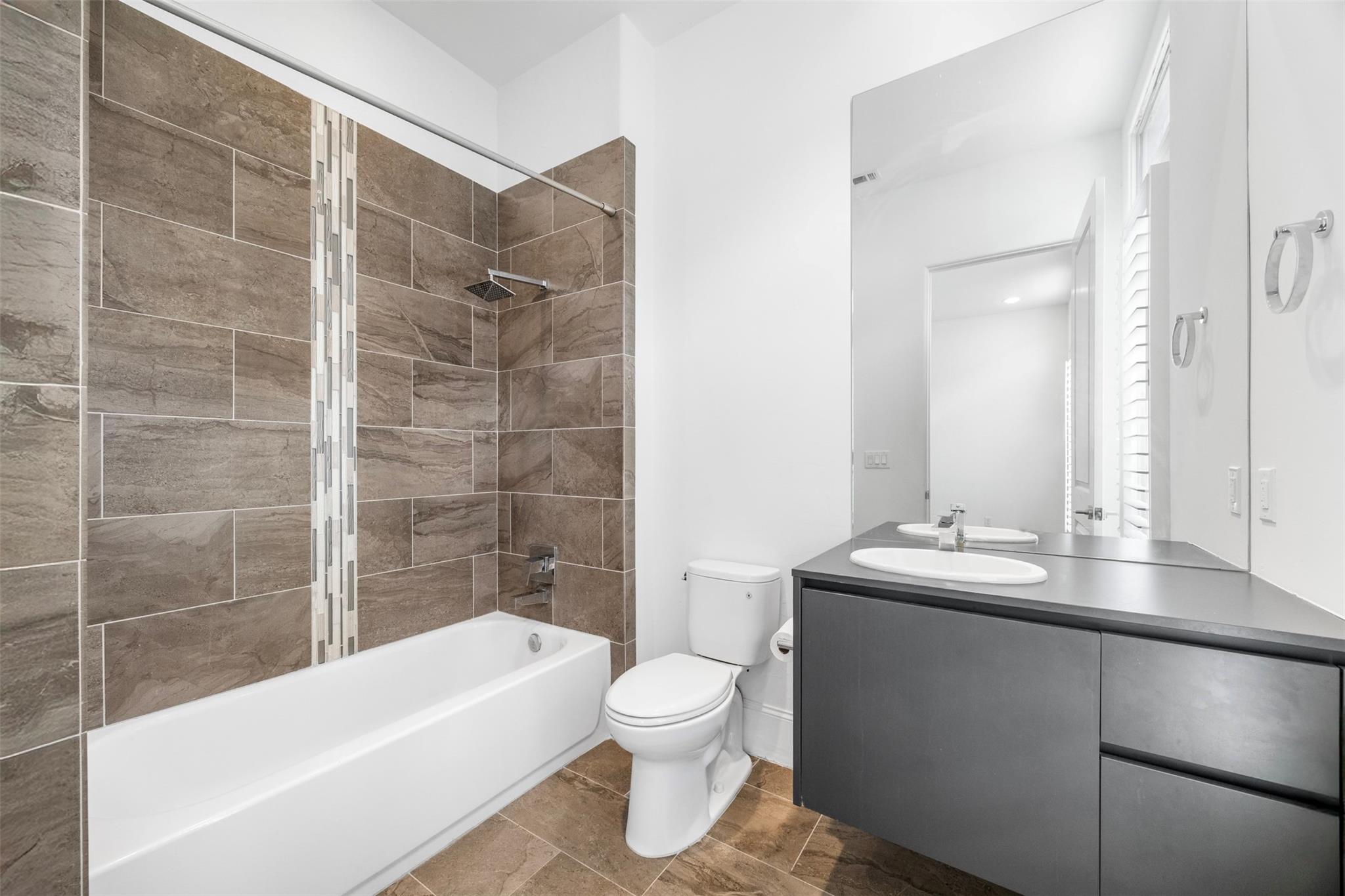 Houston, Texas 77043, United States, 4 Bedrooms Bedrooms, ,5 BathroomsBathrooms,Residential,Active,254383