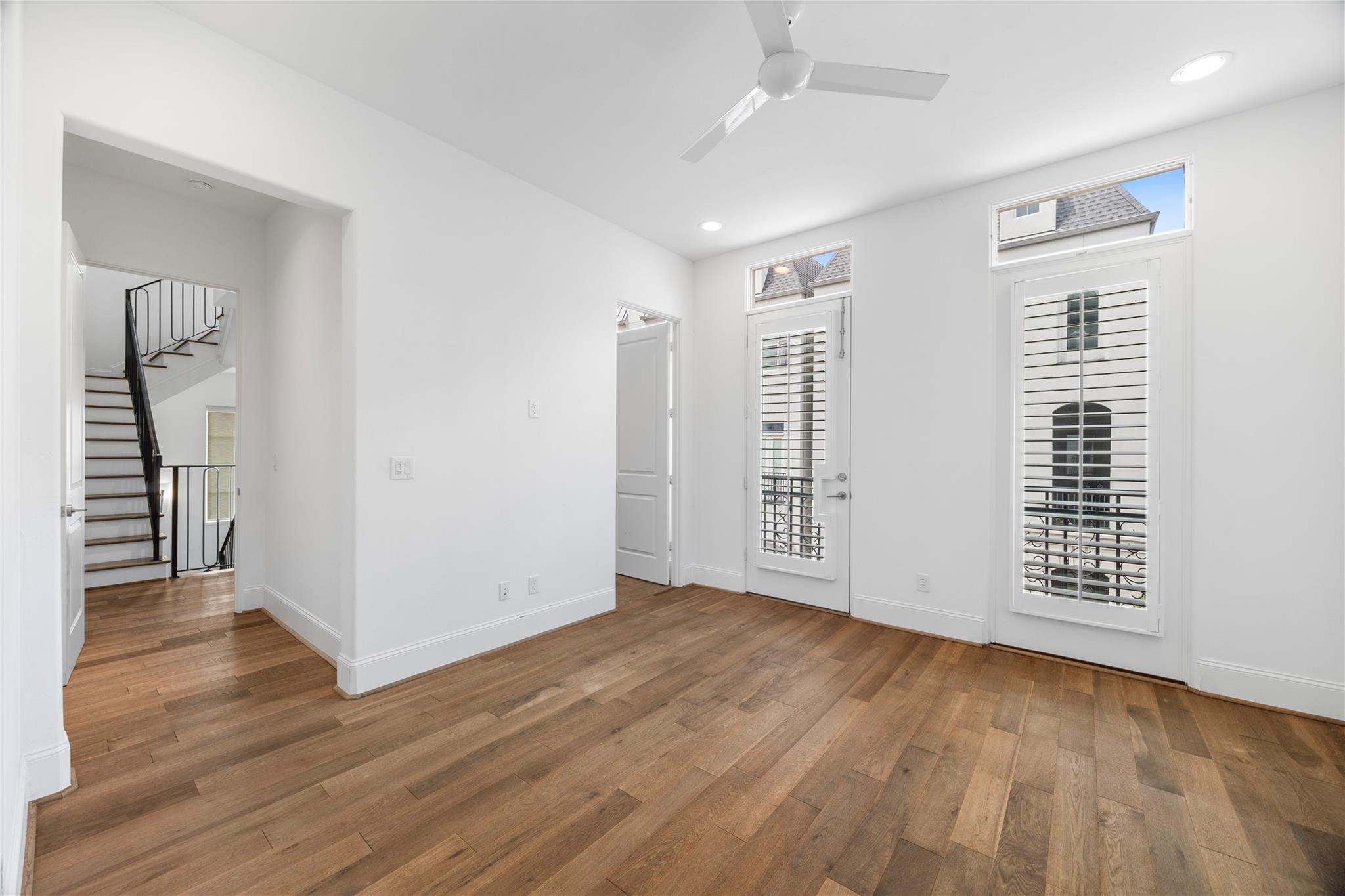 Houston, Texas 77043, United States, 4 Bedrooms Bedrooms, ,5 BathroomsBathrooms,Residential,Active,254383