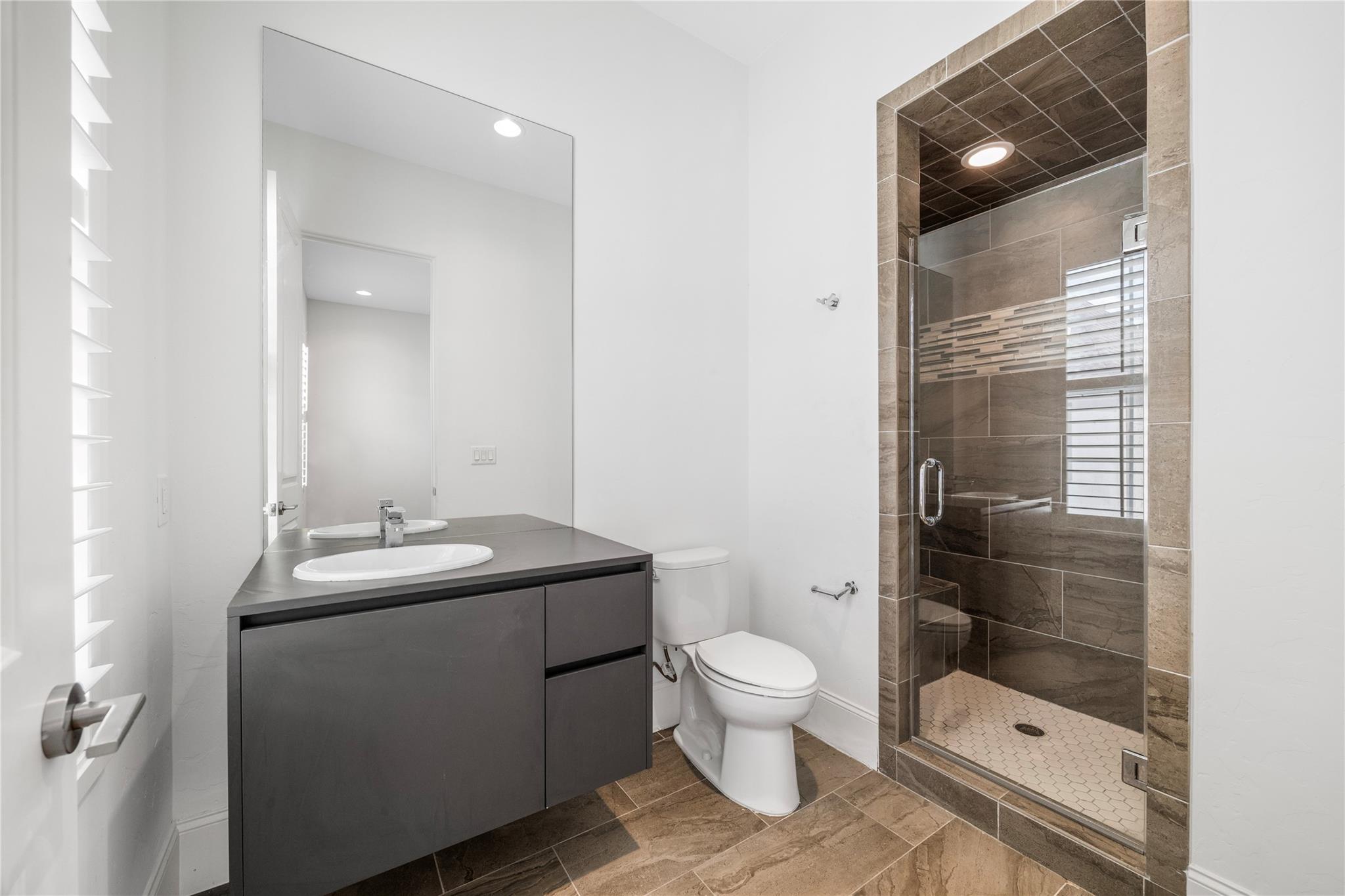 Houston, Texas 77043, United States, 4 Bedrooms Bedrooms, ,5 BathroomsBathrooms,Residential,Active,254383