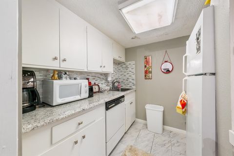 Tiny photo for 2503 Mccue Road #36, Houston, TX 77056 (MLS # 65416003)