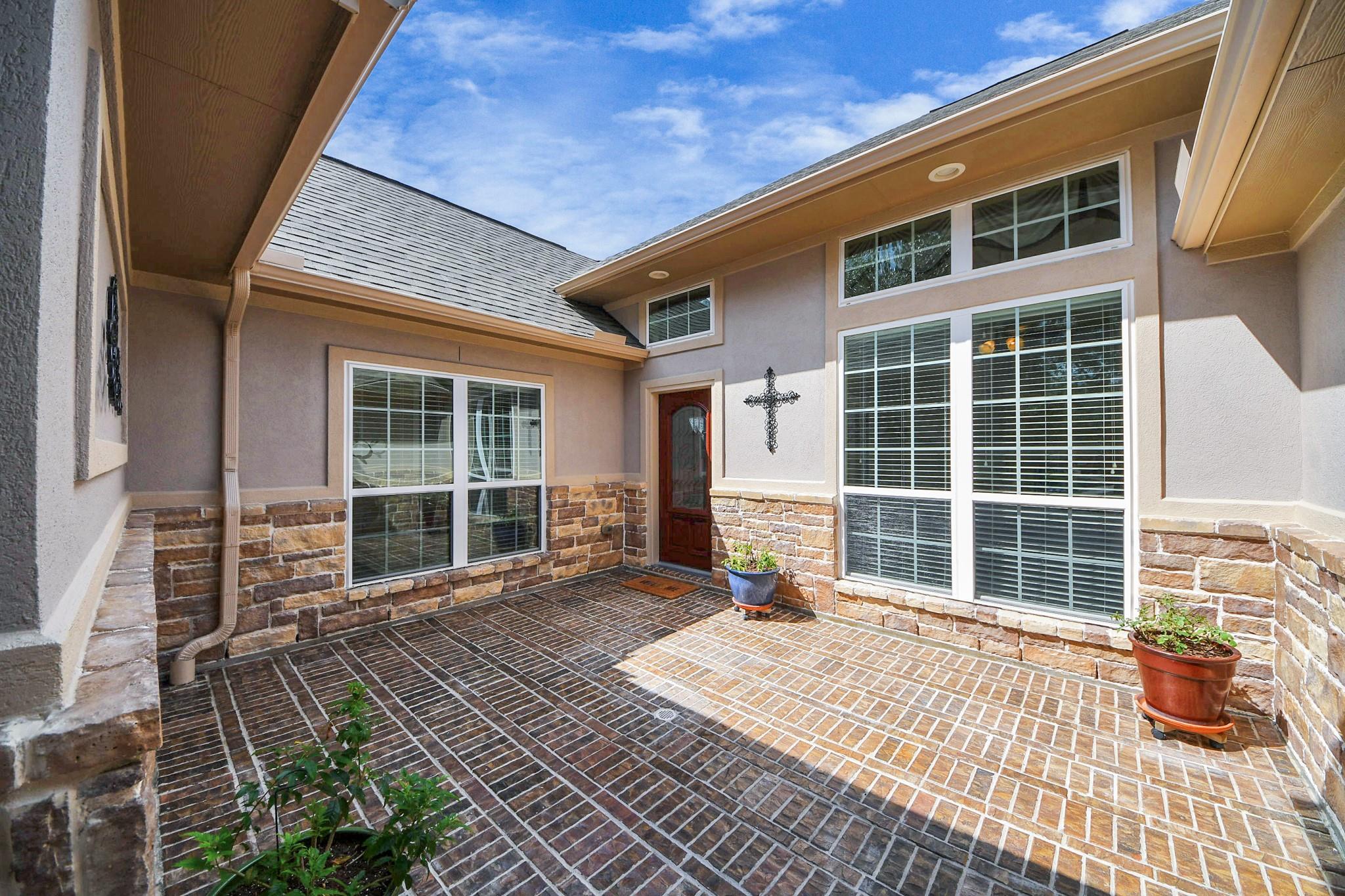 5806 Oakdale Meadows