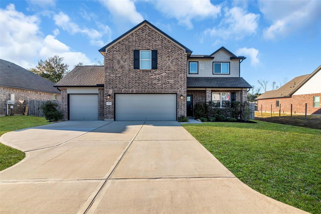 Photo of 12341 N Chestnut Hills Drive, Conroe, TX 77303 (MLS # 36413779)